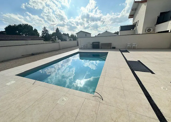House 70 With 8 Bedrooms Lechaffardcom Satolas-et-Bonce