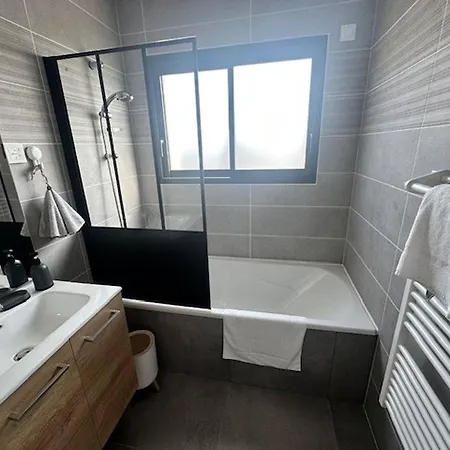 Apartment House 70 With 8 Bedrooms Lechaffardcom Satolas-et-Bonce